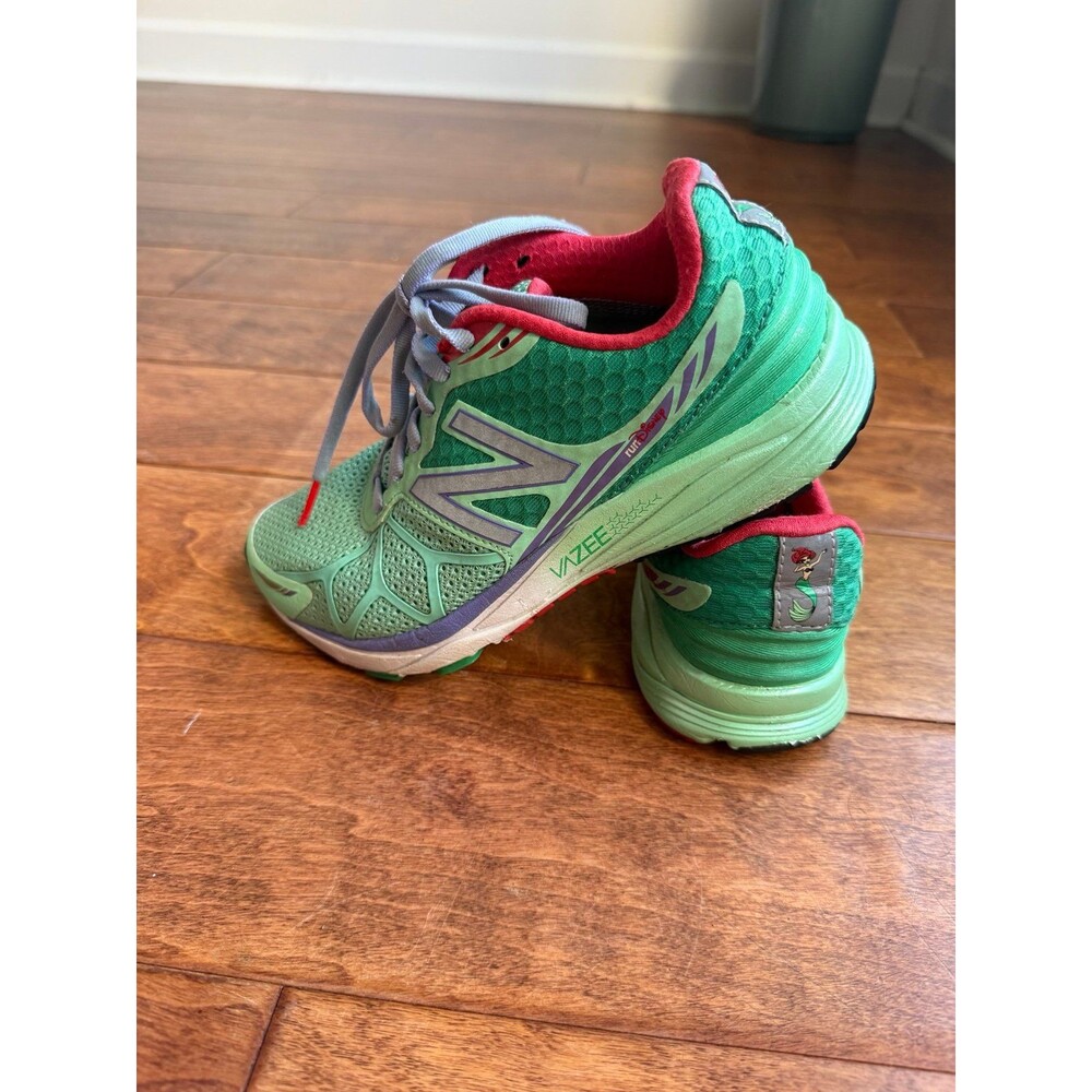 RARE New Balance Disney Ariel 2016 Run Athletic Shoes Vazee Pace v2 Size 8